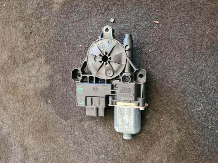 Moteur de vitre portière d'un Skoda Fabia, Enlèvement ou Envoi, 3 mois de garantie, Utilisé, Skoda