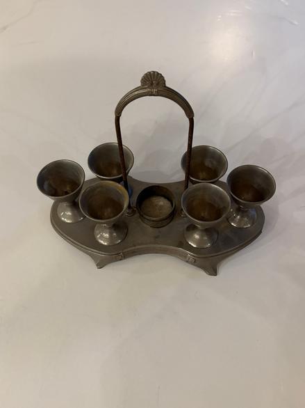 Porte œufs avec 6 coquetiers et un récipient à sel, Enlèvement ou Envoi