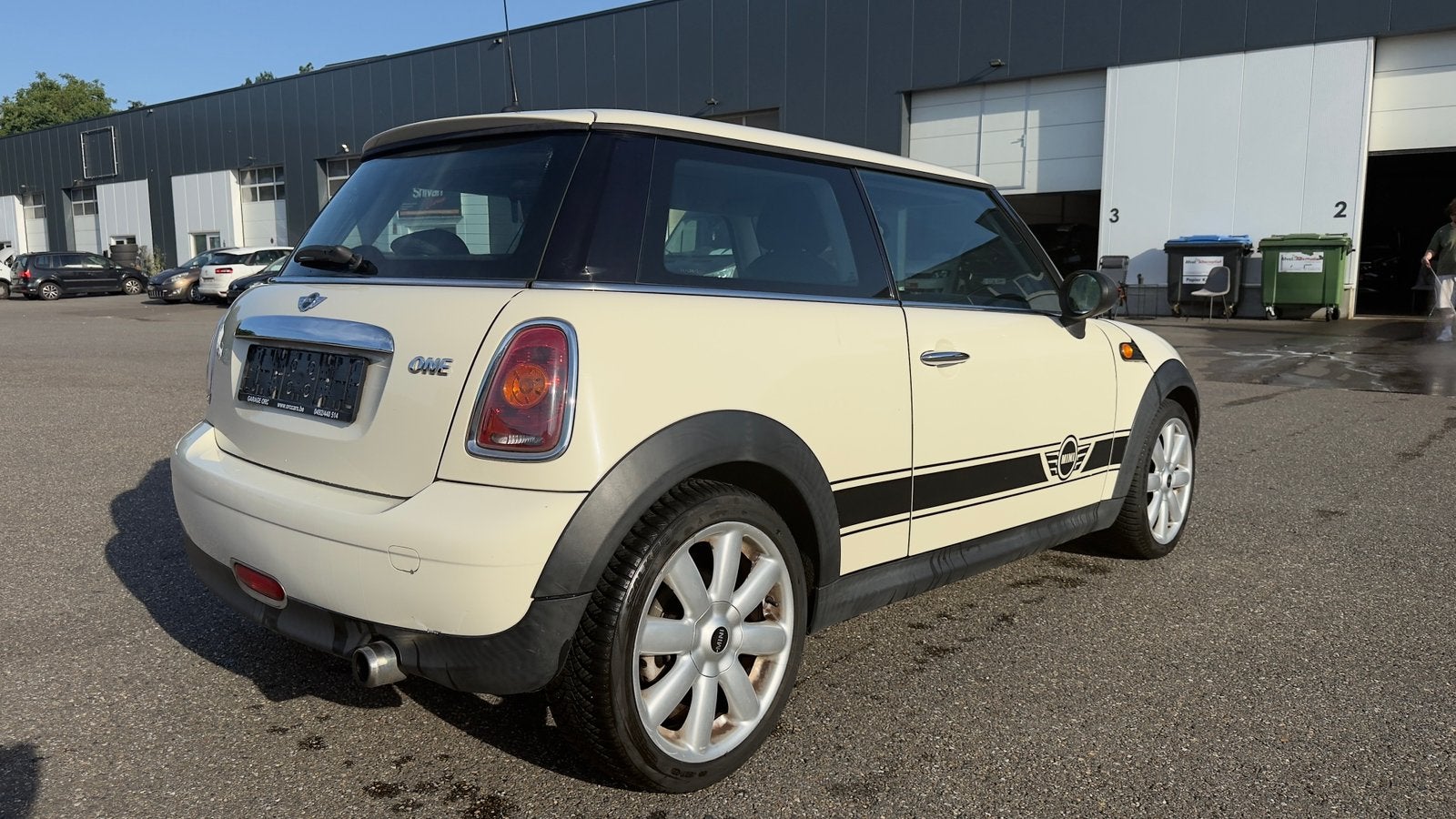 MINI Cooper One 1.4i IN PERFECTE STAAT !! GARANTIE, Auto's, Zwart, 4 cilinders, 1394 cc, Leder en Stof