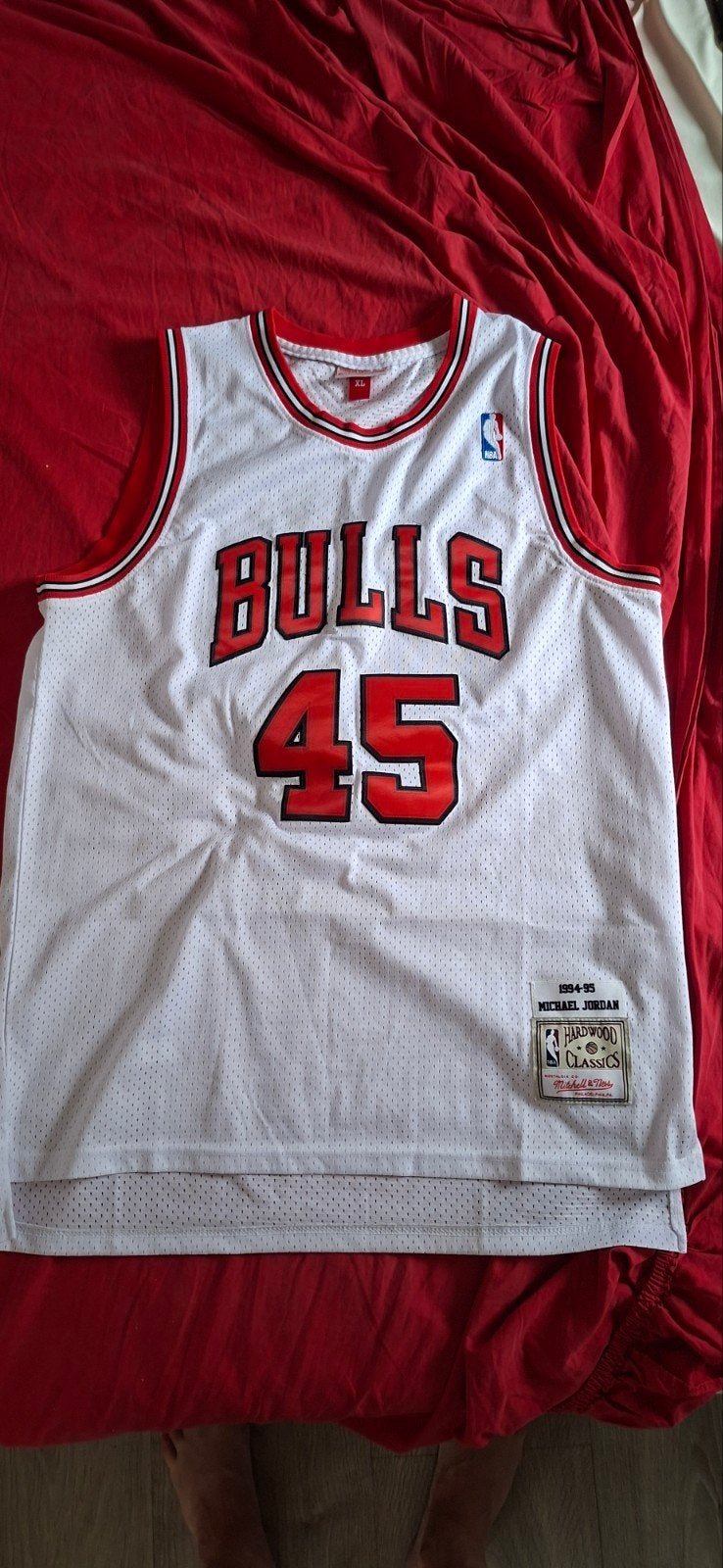 Maillot Mitchell & Ness Hardwood Classics Chicago Bulls 45, Sports & Fitness, Enlèvement ou Envoi