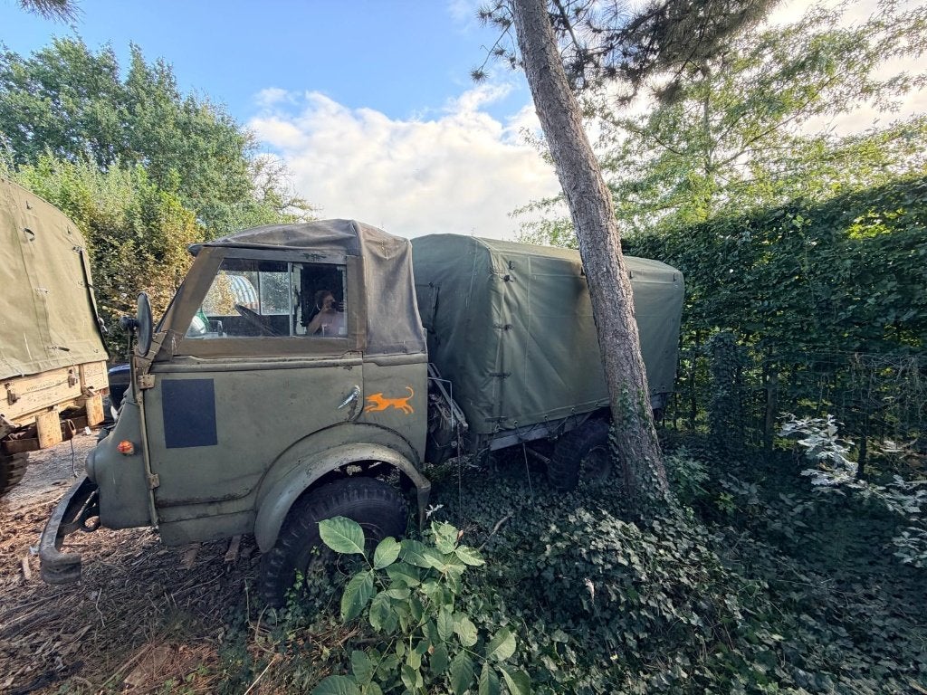 3x Renault Goelette met Mercedes Dieselmotoren +1 losse kast, foto 12