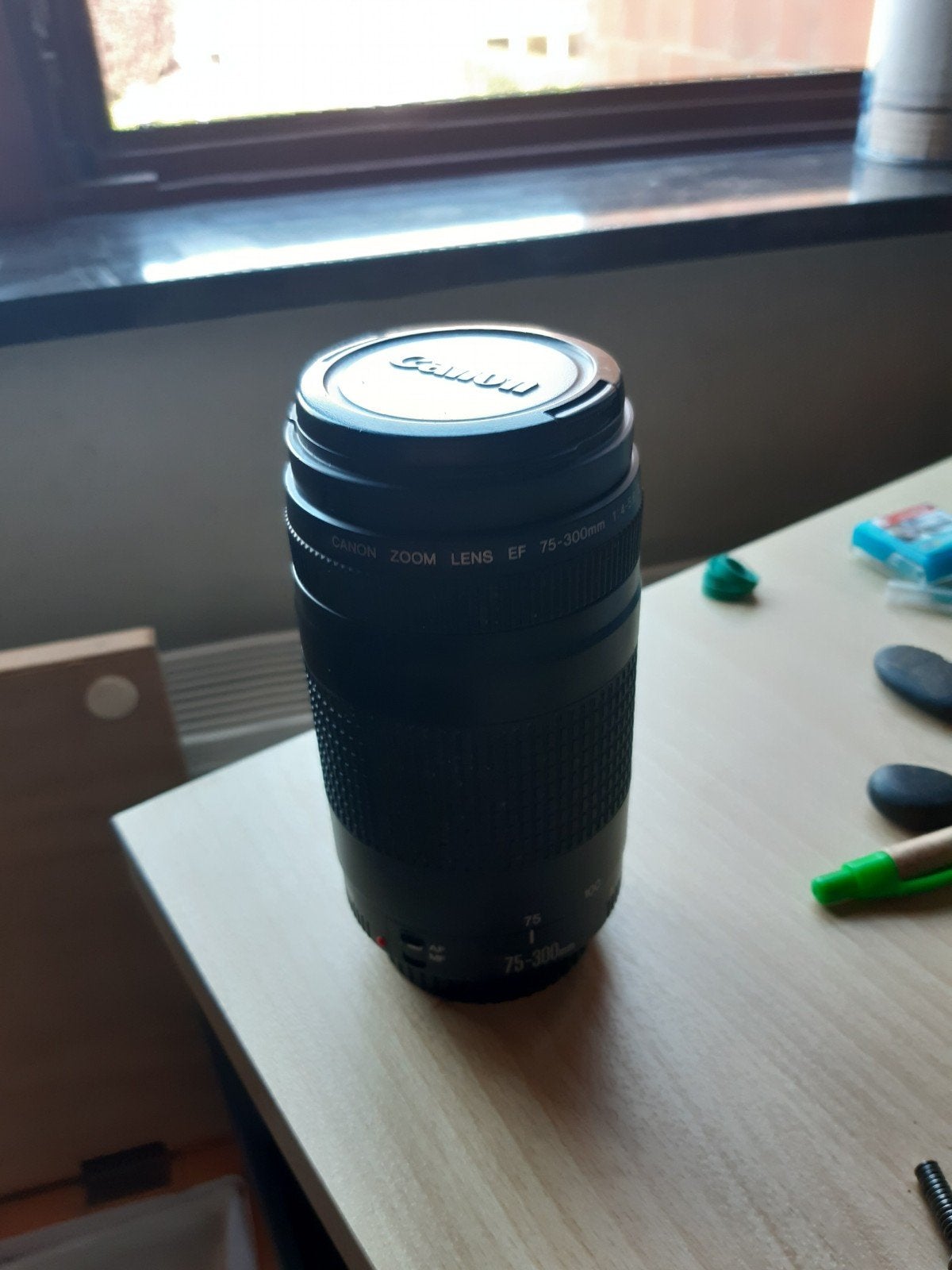 objectif zoom Canon EF 75-300 mm 1:4-5 .6 II, TV, Hi-fi & Vidéo, Photo | Lentilles & Objectifs, Téléobjectif, Comme neuf, Zoom