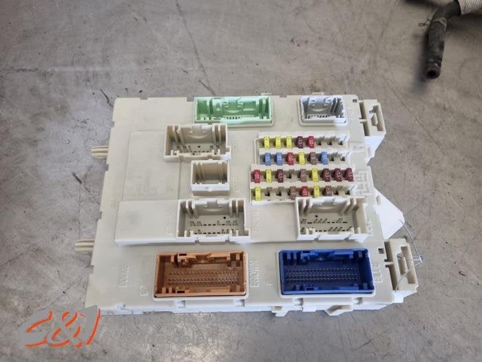 Boîte à fusibles d'un Ford Transit Connect, -, 3 mois de garantie, -, -