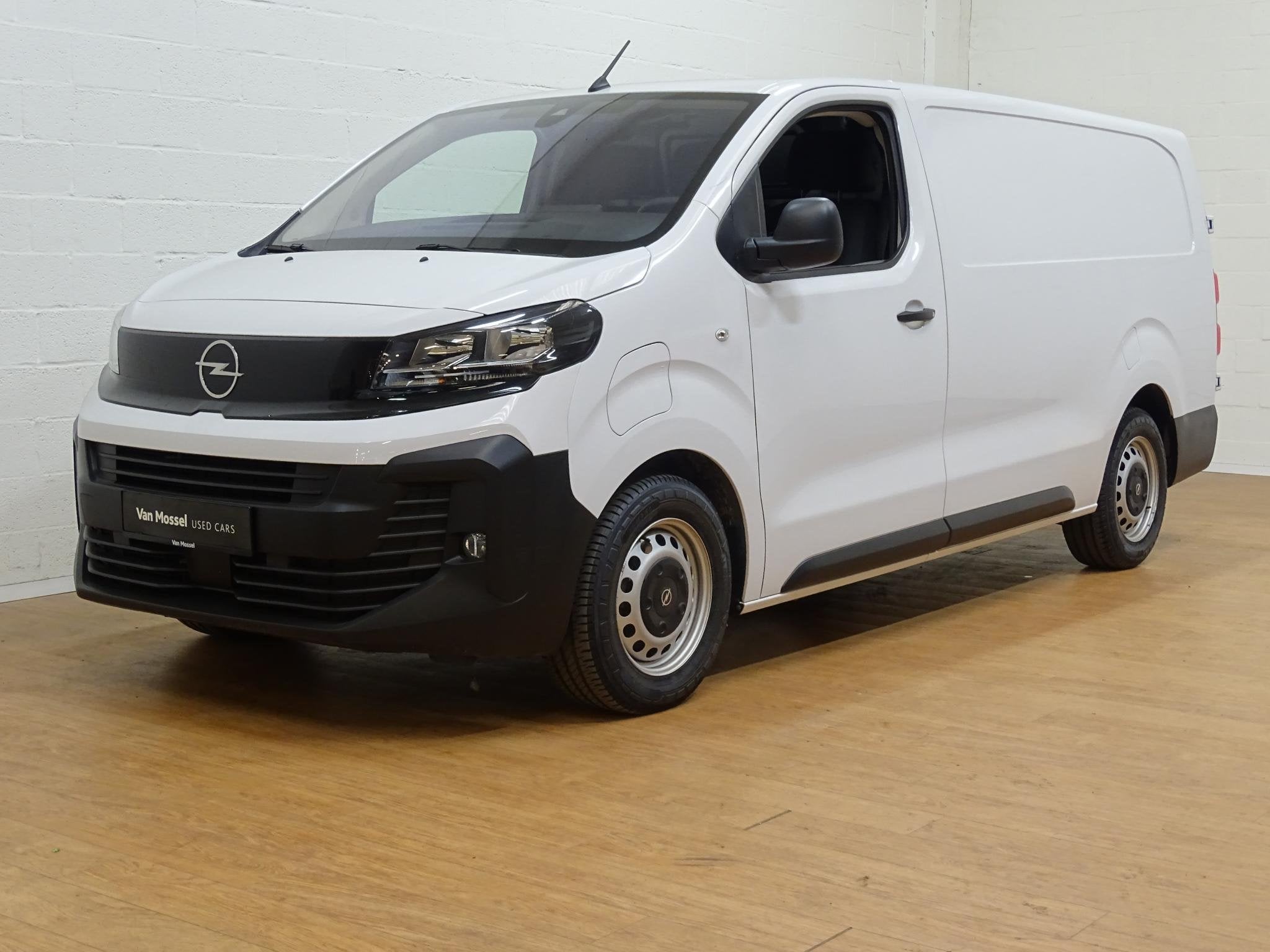 Opel Vivaro BEV 100 kW + 50 kWh Battery L3H1, 4 deurs, Stof, Gebruikt, 136 pk