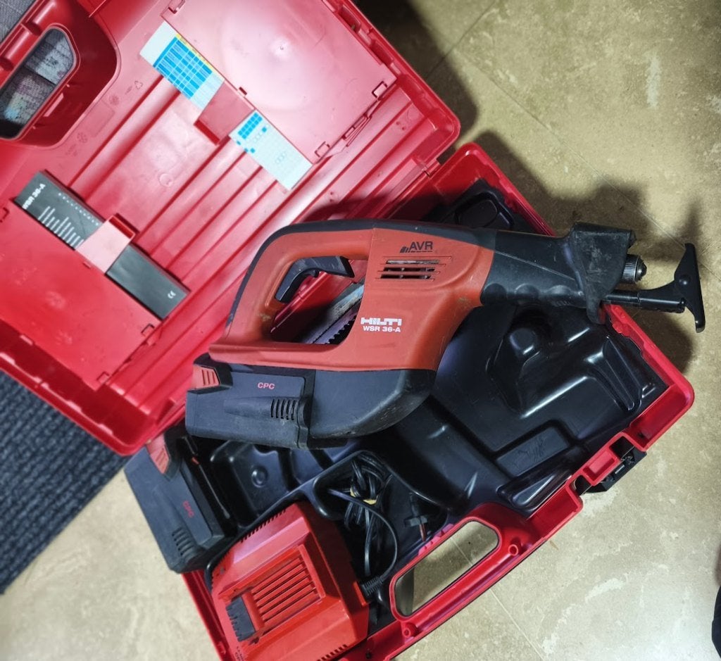 hilti tijgerzaag reciprozaag op accu wsr 36-a, Ophalen of Verzenden, Gebruikt, Reciprozaag, Hilti