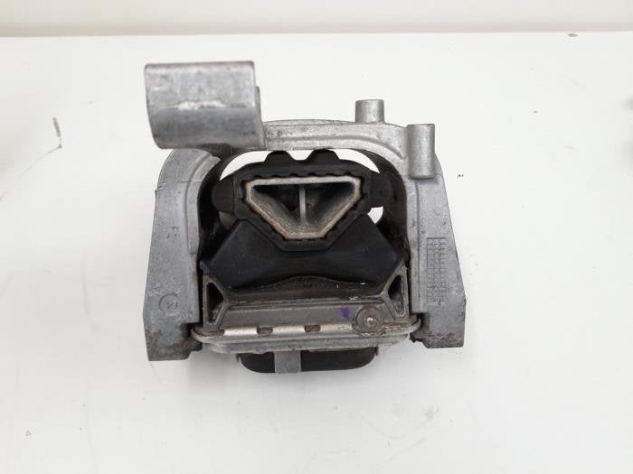 Motorsteun van een Volkswagen Golf, Gebruikt, -, Volkswagen, -
