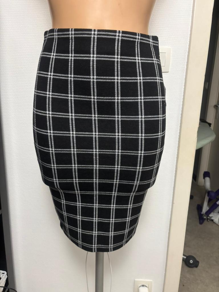 Nieuwe geruite rok, Kleding | Dames, Zwart, Nieuw, Ophalen of Verzenden, Knielengte