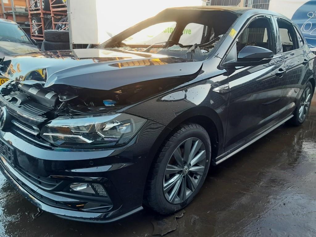 SPATBORD LINKS VOOR Volkswagen Polo VI (AW1) (2G0821105), Auto-onderdelen, Gebruikt, Voor, Volkswagen, Spatbord