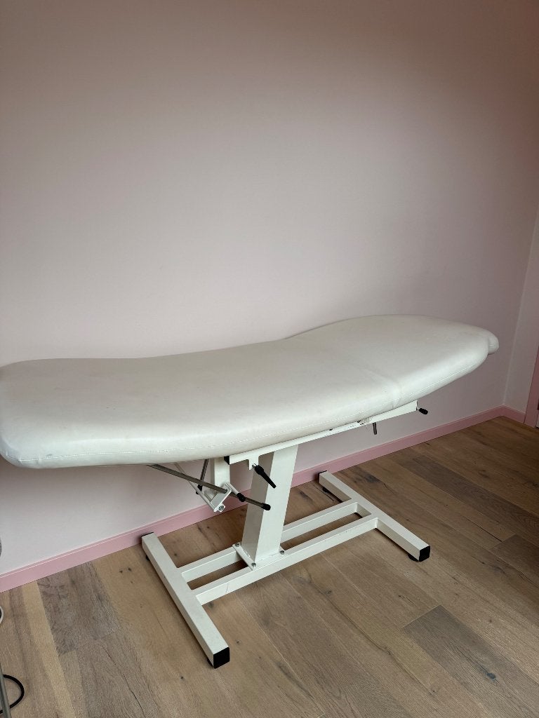 Fauteuil de traitement blanc (manuel), Enlèvement, Utilisé, Table de massage