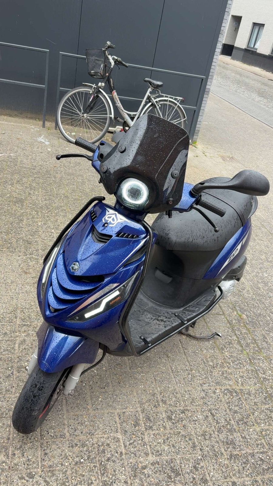 Piaggio zip 4t iget, Vélos & Vélomoteurs, Scooters | Piaggio, Comme neuf, Zip, Essence, Enlèvement