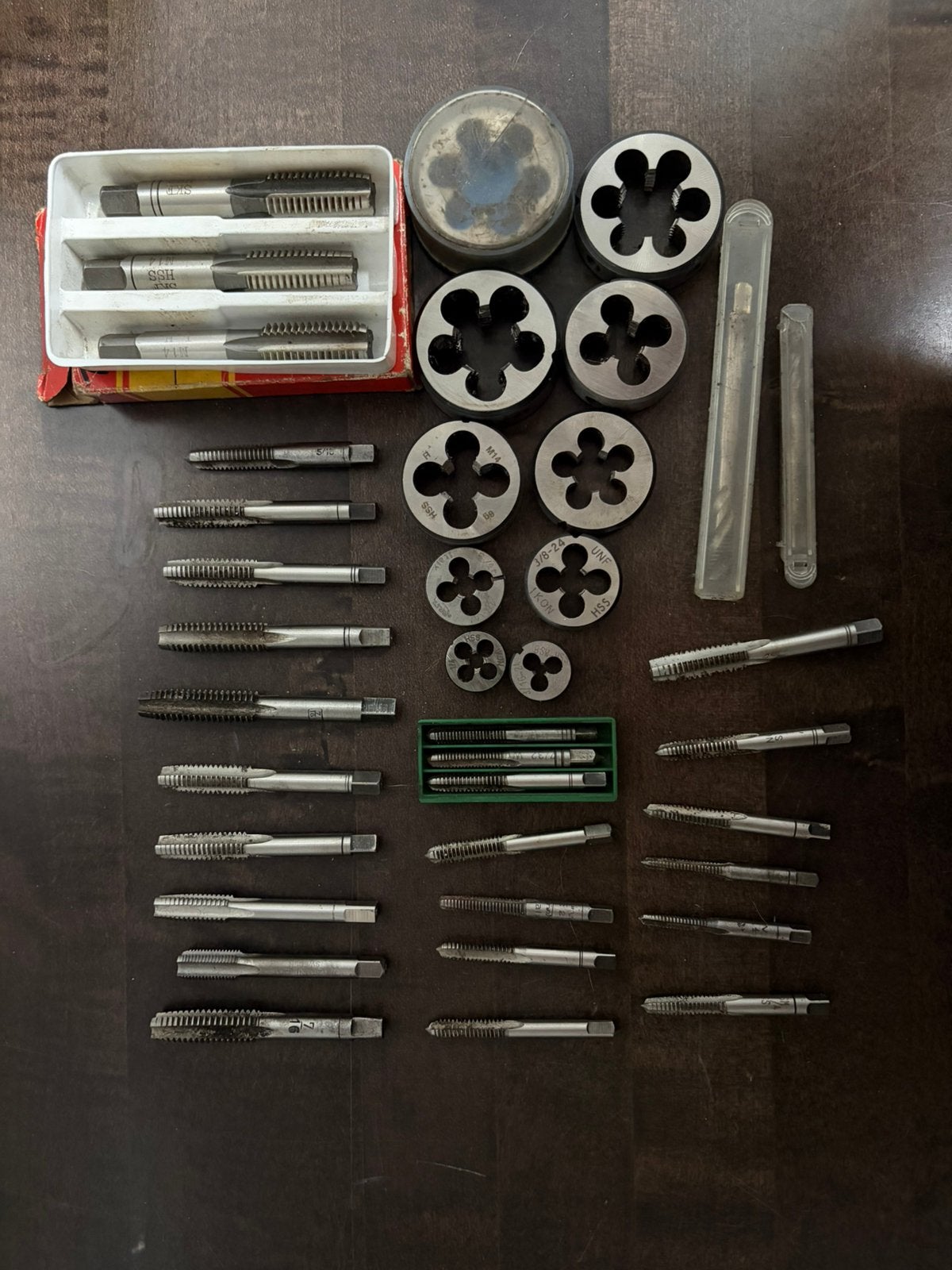Tarauds à fil et tampons à découper en bon état, Bricolage & Construction, Outillage | Outillage à main, Enlèvement ou Envoi, Comme neuf