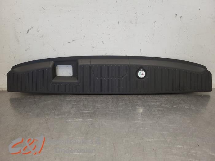 Bekleding achterinstap van een Ford Transit Courier, Gebruikt, -, -, Ophalen of Verzenden