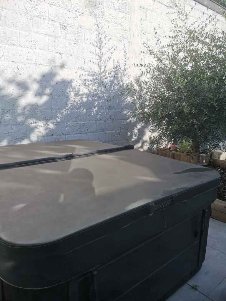 Jacuzzi, amper gebruikt, Ophalen