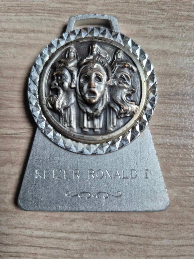 Carnaval medaille Keizer Ronald I, Enlèvement ou Envoi