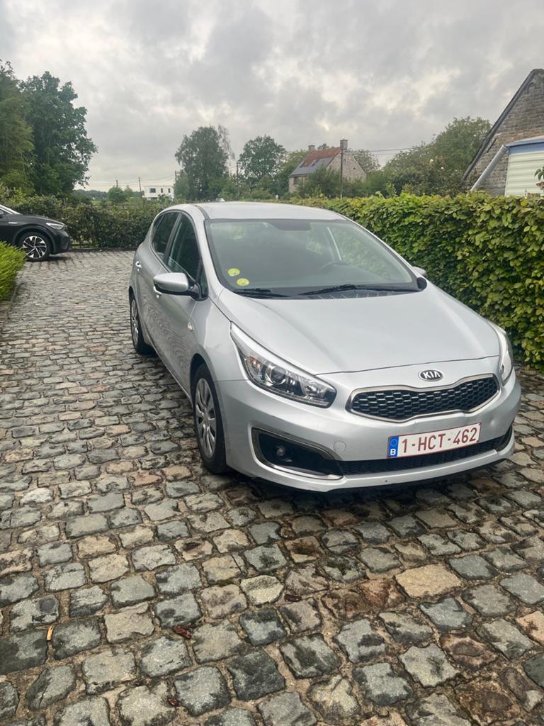 Kia Ceed, Autos, Kia, Argent ou Gris, Achat, Euro 6, Noir