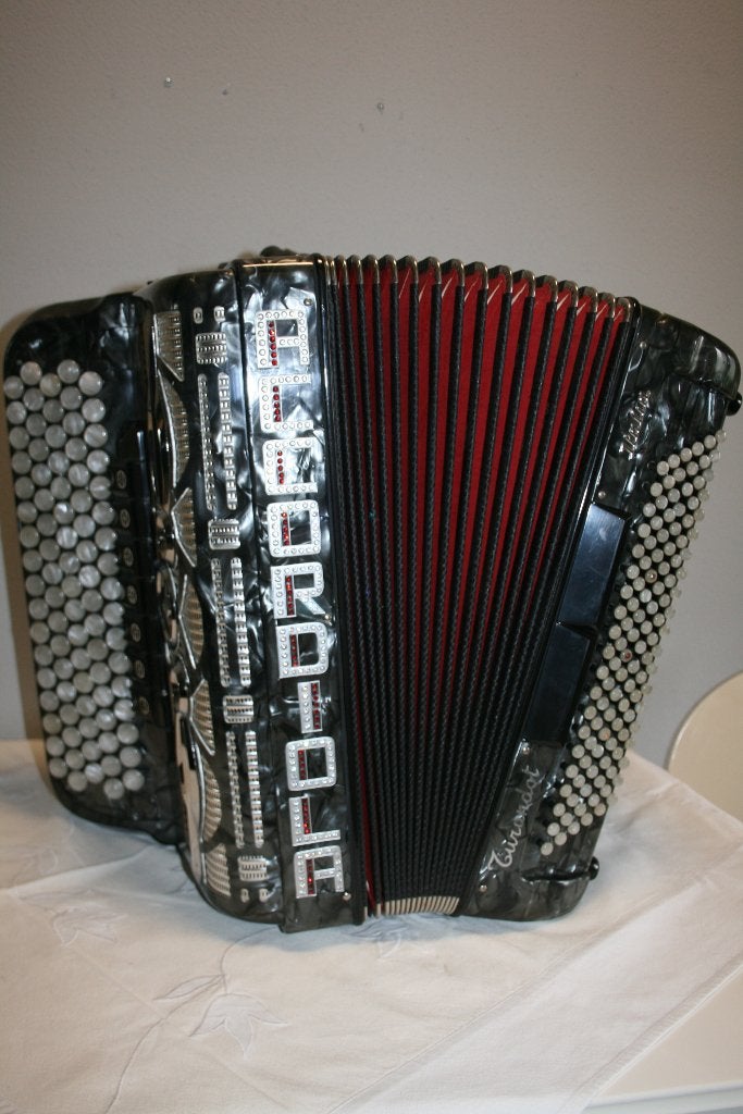 Mooie Accordiola Turandot B-Griff - Do3 - 4 Korig - 120 bas, Musique & Instruments, Comme neuf, Accordiola, Enlèvement, Avec bretelles