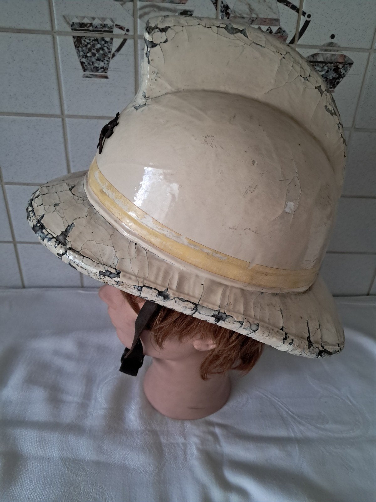 Ancien casque de pompier en liège, Collections, Enlèvement ou Envoi, Gendarmerie, Casque ou Béret
