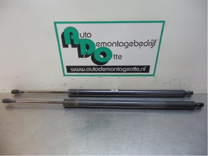Set Gasdempers Achterklep van een Volkswagen Transporter (Tr, Auto-onderdelen, Gebruikt, -, Volkswagen, -