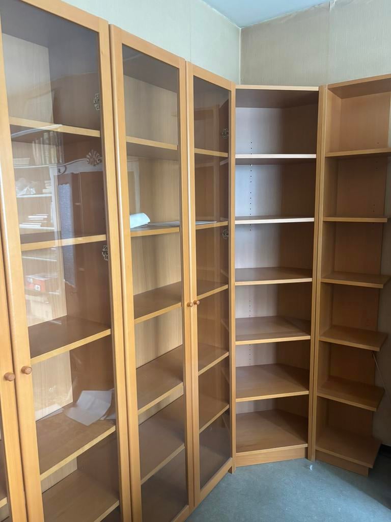 Drie vitrine kasten met twee deuren, Huis en Inrichting, Kasten | Vitrinekasten, Ophalen, Zo goed als nieuw