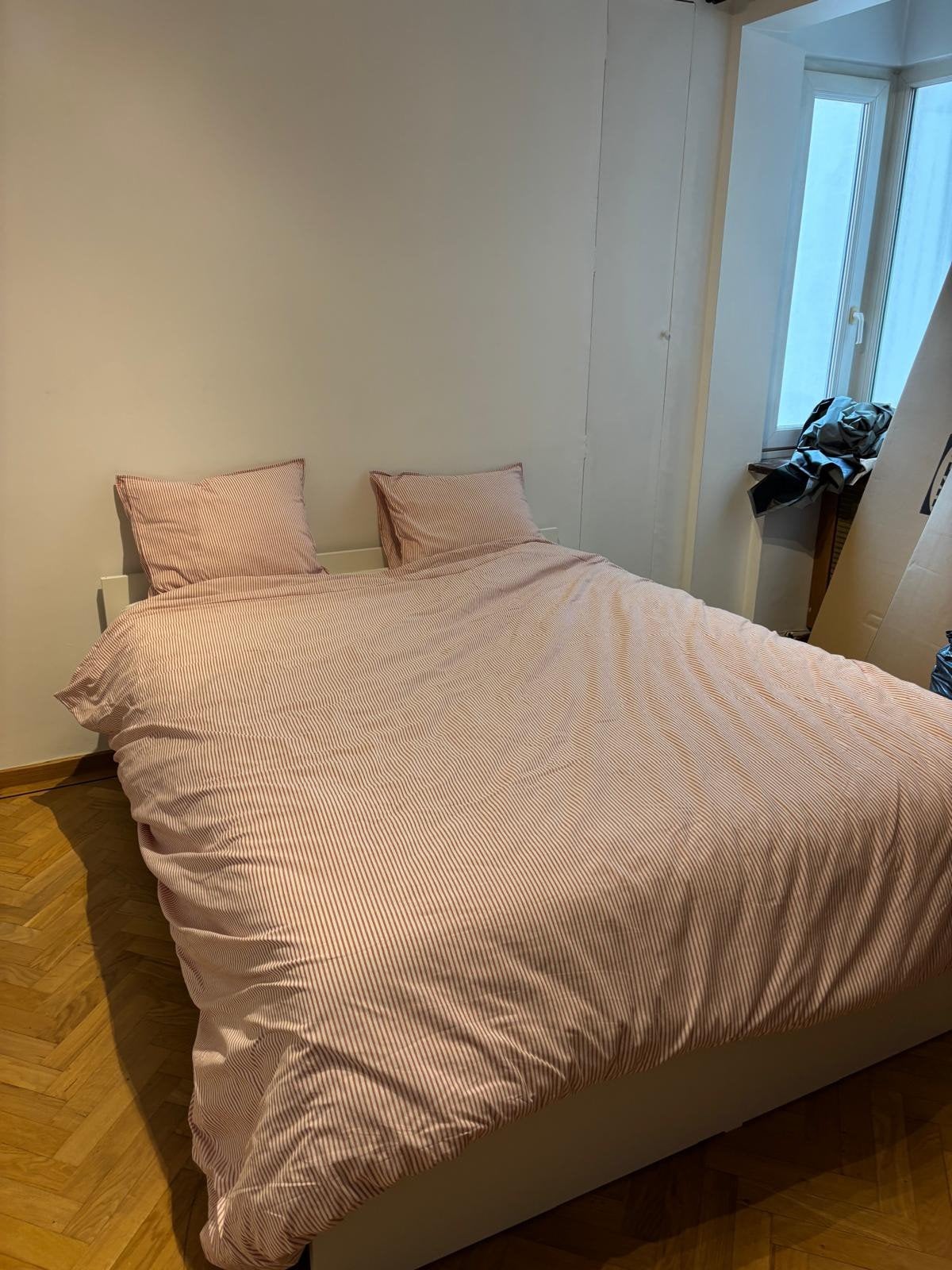 IKEA bed 160x200 - frame + lattenbodem + matras (valevag), Huis en Inrichting, Ophalen, Wit, 200 cm, 160 cm