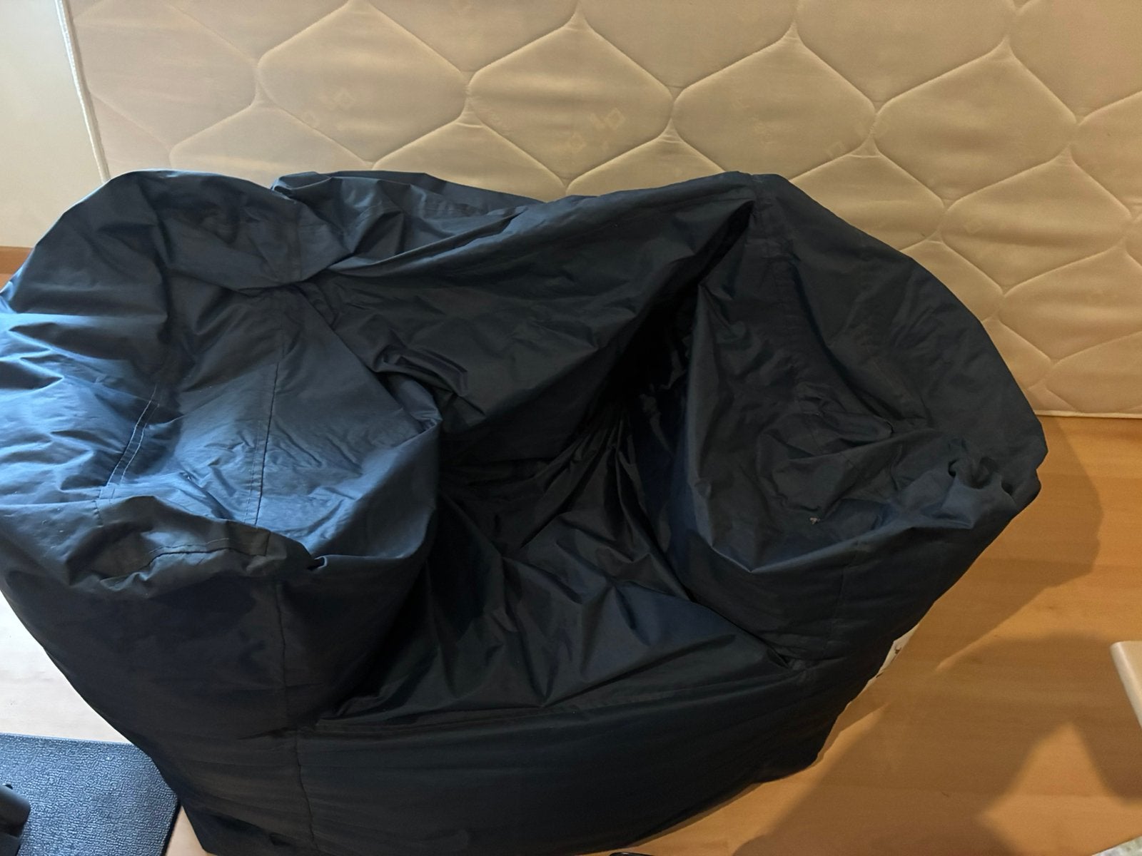 Pouf bleu foncé, Maison & Meubles, Enlèvement, Comme neuf, Pouf
