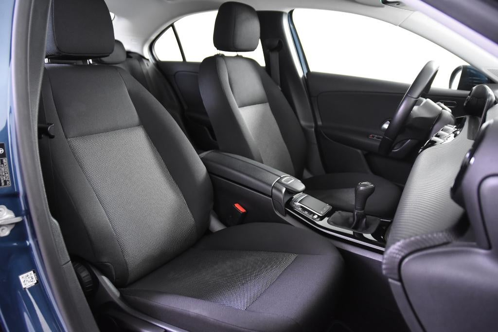 Mercedes A180d *1ste Eigenaar*Navigatie*Stoelverwarming*, Voorwielaandrijving, 4 deurs, Stof, 1440 kg