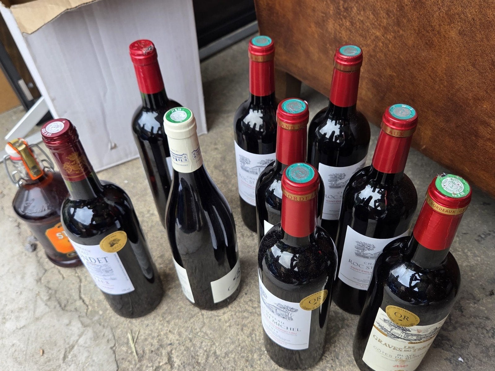 Lot de 10 bouteilles de vin + 1 bouteille de Stroh 80, Collections, Vins, Enlèvement