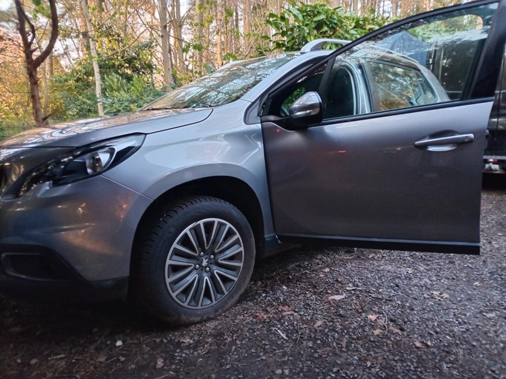 Peugeot 2008 1.2 Essence 0471 89 89 30, Autos, Peugeot, Argent ou Gris, Achat, Euro 6, Boîte manuelle