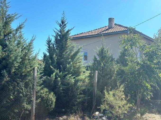 Gerenoveerd huis met twee verdiepingen in Zuidwest Bulgarije, Village, Maison d'habitation, 160 m², 5 pièces