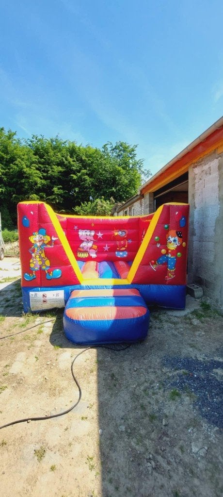 LOCATION. Château gonflable Clown 2, Hobby & Loisirs créatifs, Enlèvement, Comme neuf
