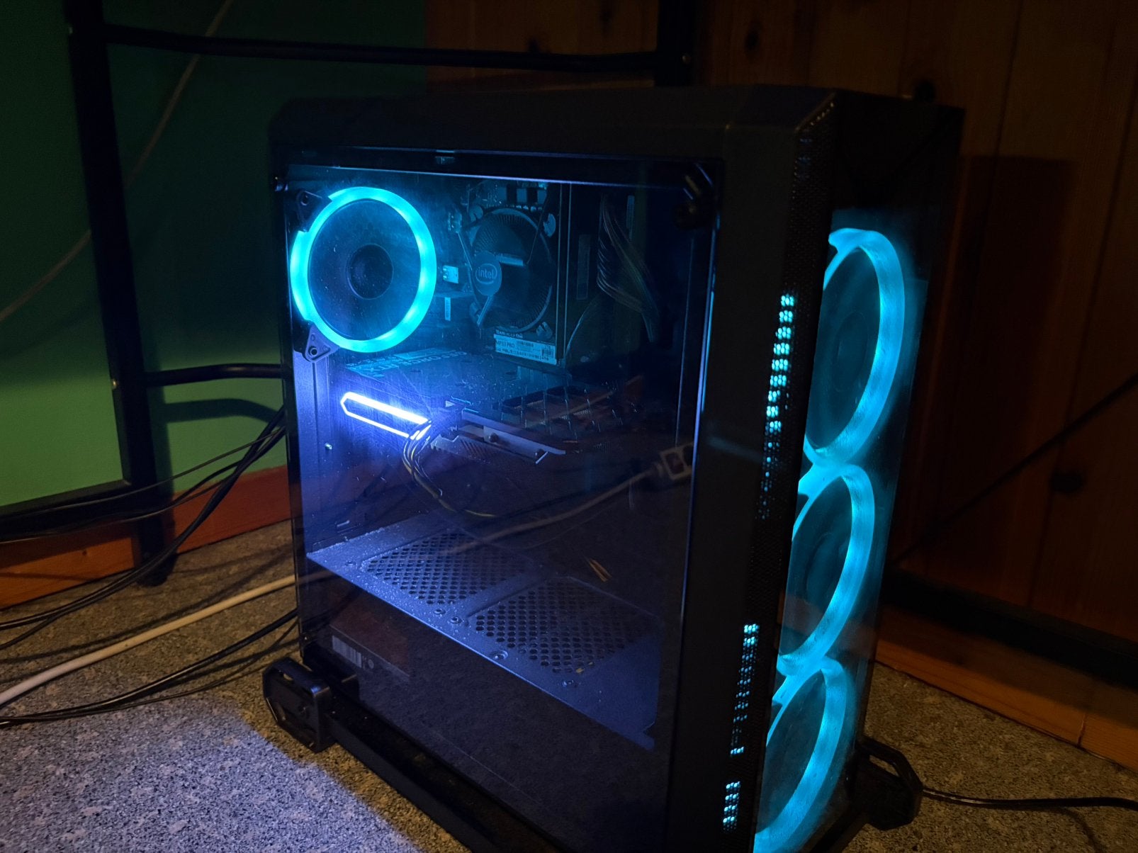 Complete Gaming Setup – RTX 4060 | 32GB RAM | 144Hz Monitor, Enlèvement, Utilisé