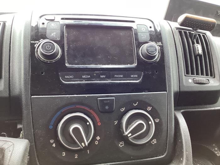 Système navigation d'un Citroen Jumper, Autos : Pièces & Accessoires, Électronique & Câbles, Citroën, Utilisé, 3 mois de garantie