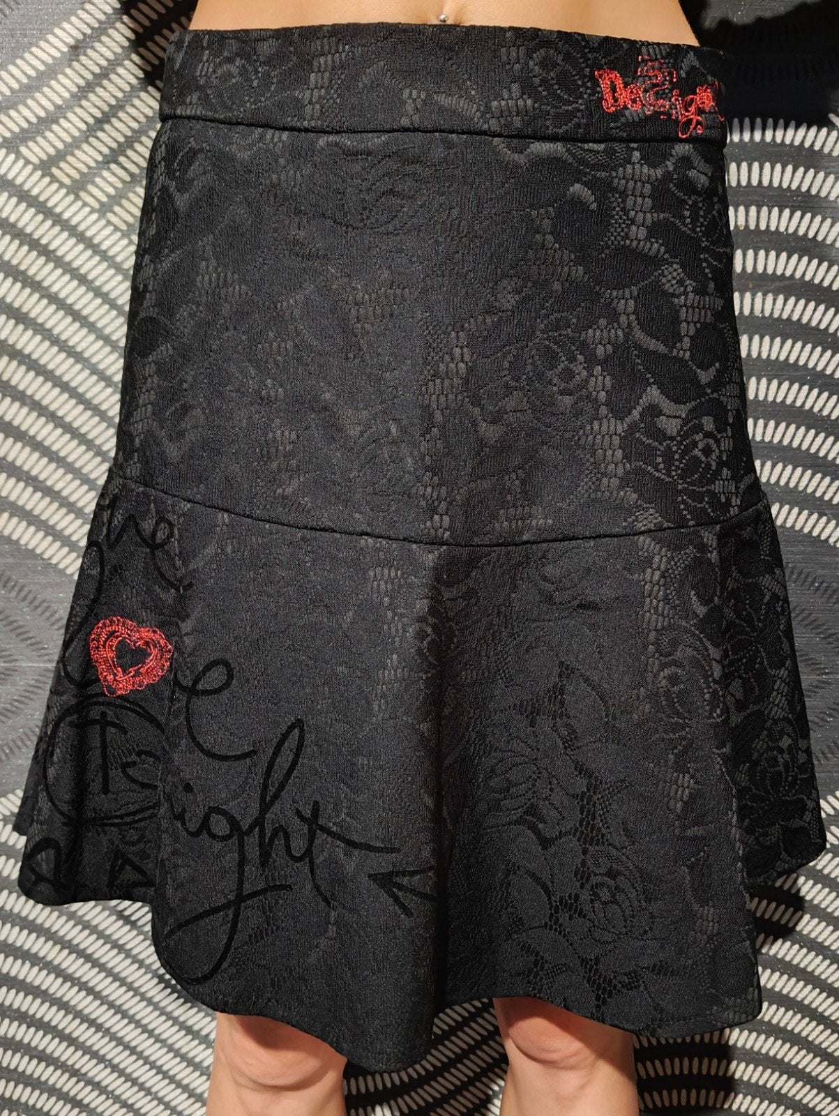 Jupe patineuse jacquard dentelle noire Desigual - Taille M, Vêtements | Femmes, Jupes, Taille 38/40 (M), Enlèvement ou Envoi, Comme neuf