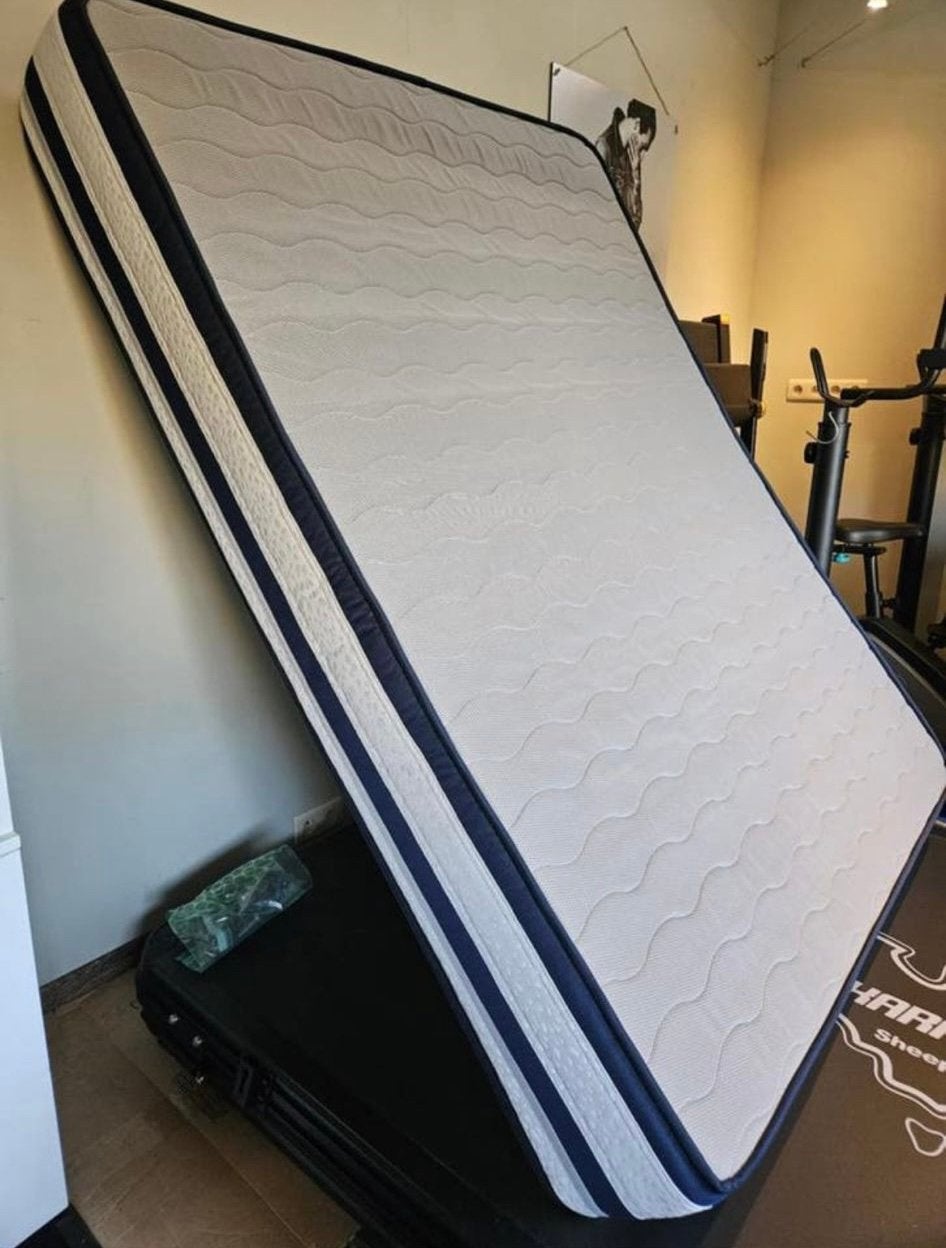 Matras op maat 180 x 135 x 25 NIEUW, Huis en Inrichting, Slaapkamer | Matrassen en Bedbodems, Ophalen, Overige maten, Matras, Overige maten