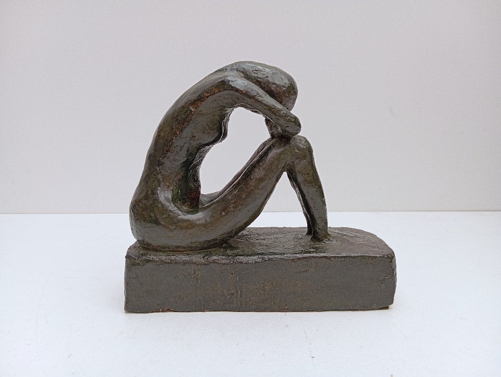 BEELD KUNSTWERK NUYT A ZITTEND NAAKT VROUW, Ophalen of Verzenden, 20 - 50 cm, Overige materialen, Beeld