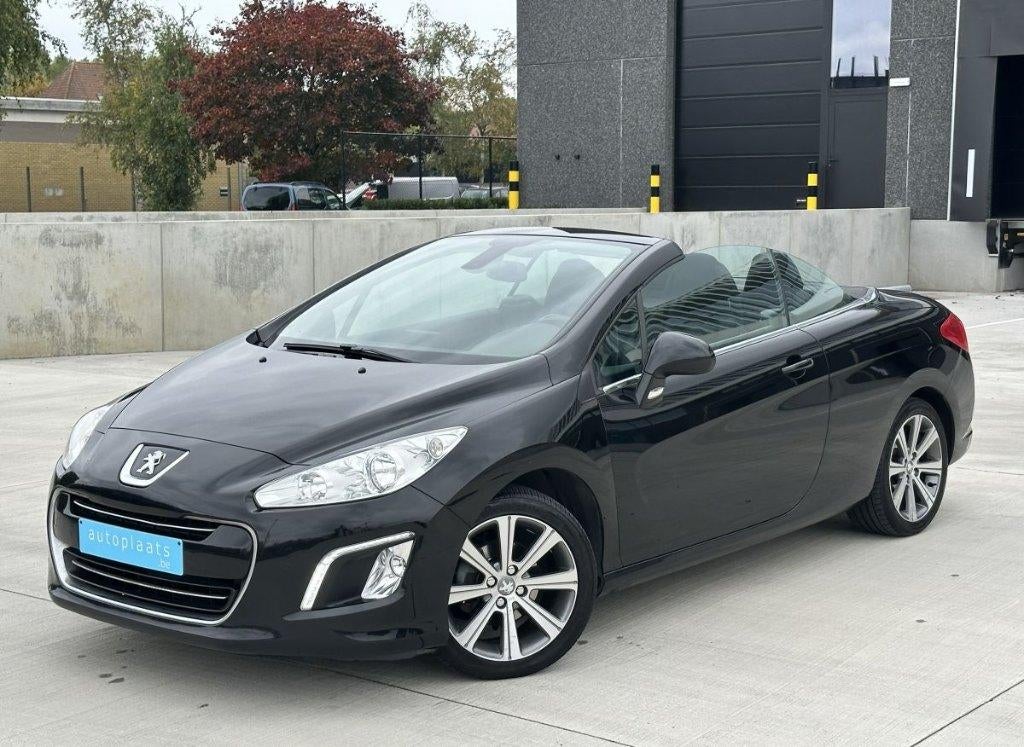 Peugeot 308 cabrio 1.6 HDI 2015 met 150610km GPS/Cruise, Auto's, Cabriolet, Zwart, Bedrijf, Grijs