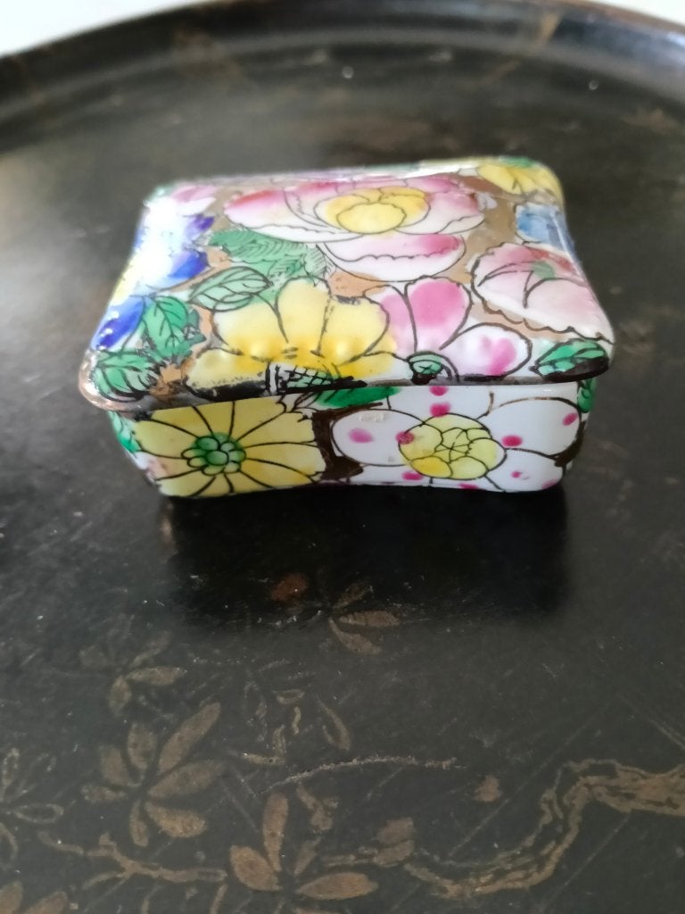 juwelenkistje met bloemen ,Japans?, Ophalen