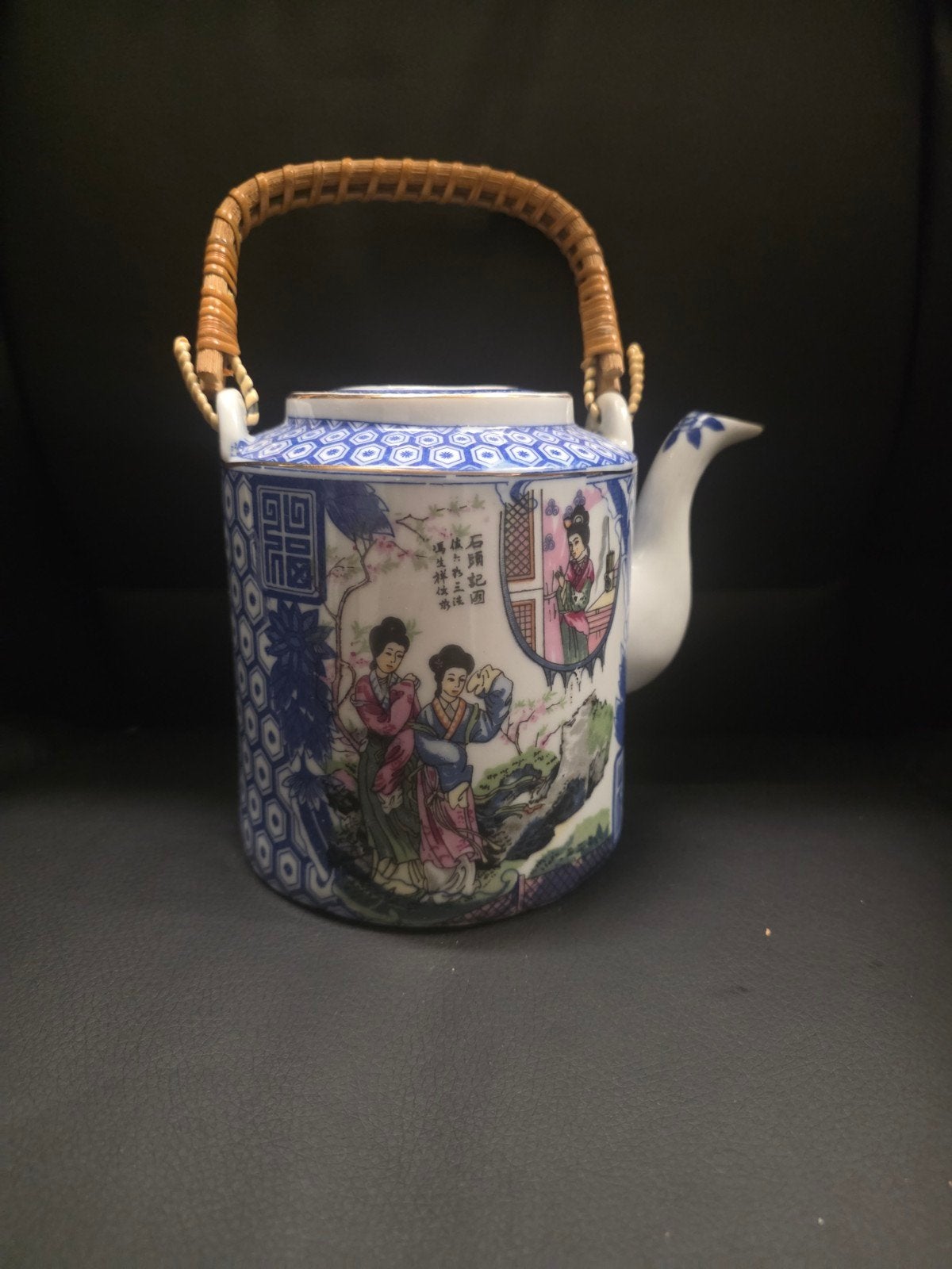 Zeldzame Chinese porseleinen theepot - Met verborgen lithofa, Antiek en Kunst, Ophalen