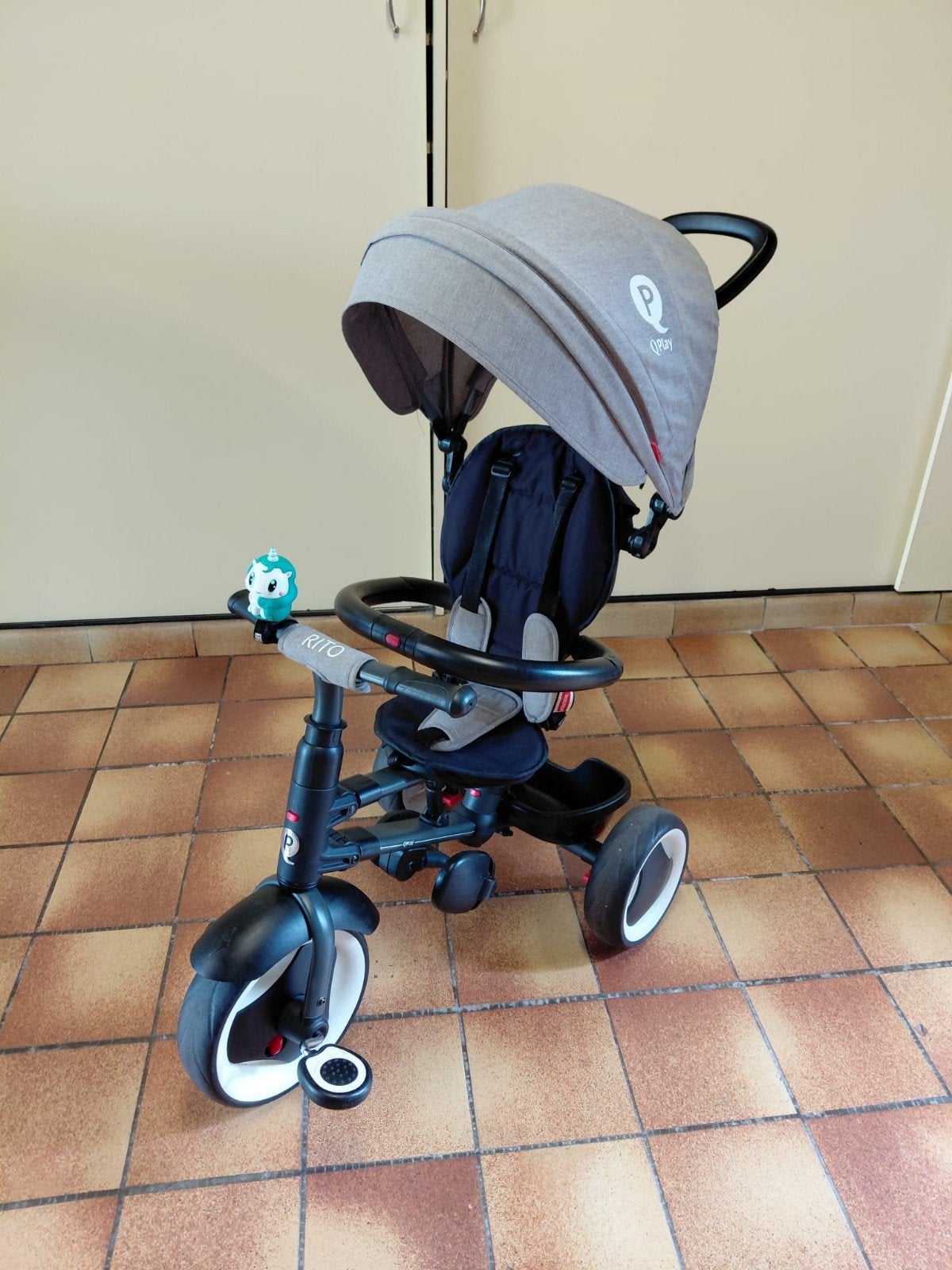 Qplay Rito driewieler met duwstang, Ophalen, Duwstang