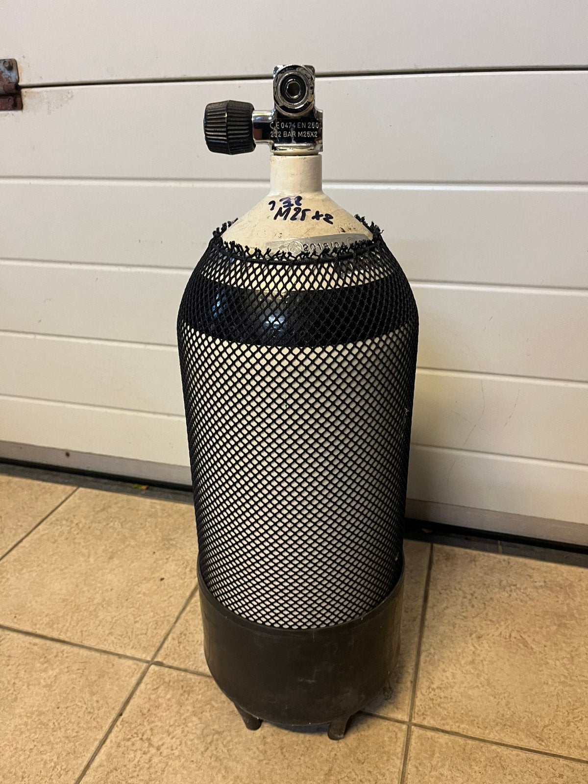 Duikfles 12 liter nieuwe keur 3/2026, kort model, Ophalen, Gebruikt, Duikfles