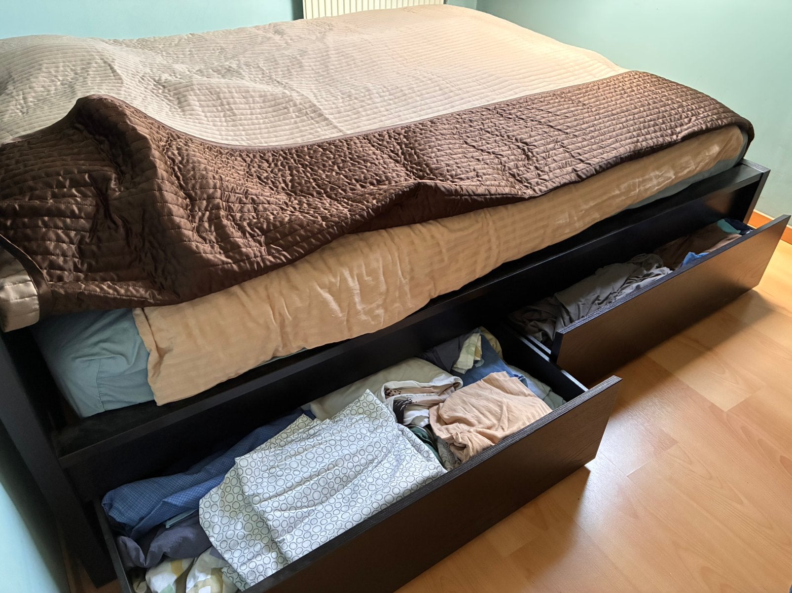 Bed 160x200 cm met verstelbare lattenbodems en 4 schuiven, Ophalen, Verstelbaar, Bruin, Tweepersoons