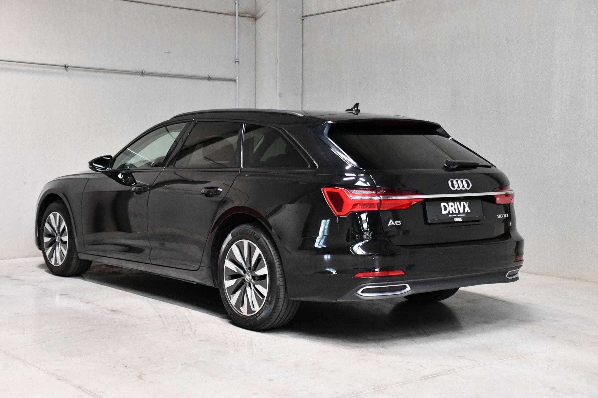 Audi A6 A6 Avant - 30 TDi - Zetelverwarming - Camera - Cruis, Auto's, Gebruikt, 4 cilinders, 136 pk, Zwart