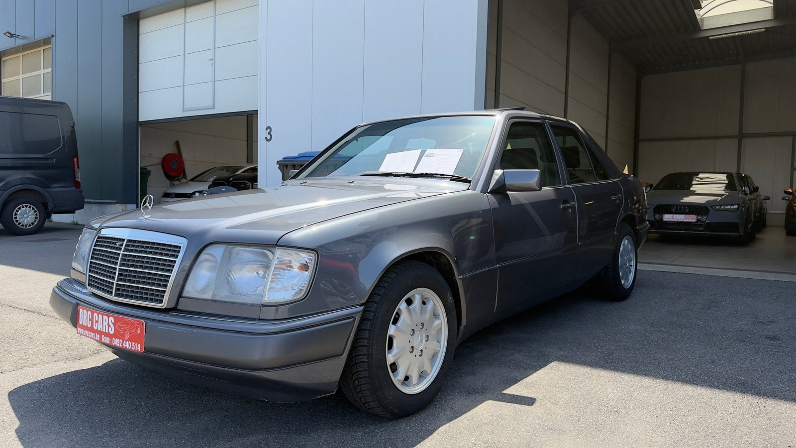 Mercedes-Benz E 250 D OLDTiMER AUTOMAAT NEW STAAT GARANTIE, Auto's, Automaat, Testrit aan huis, 2497 cc, Bruin