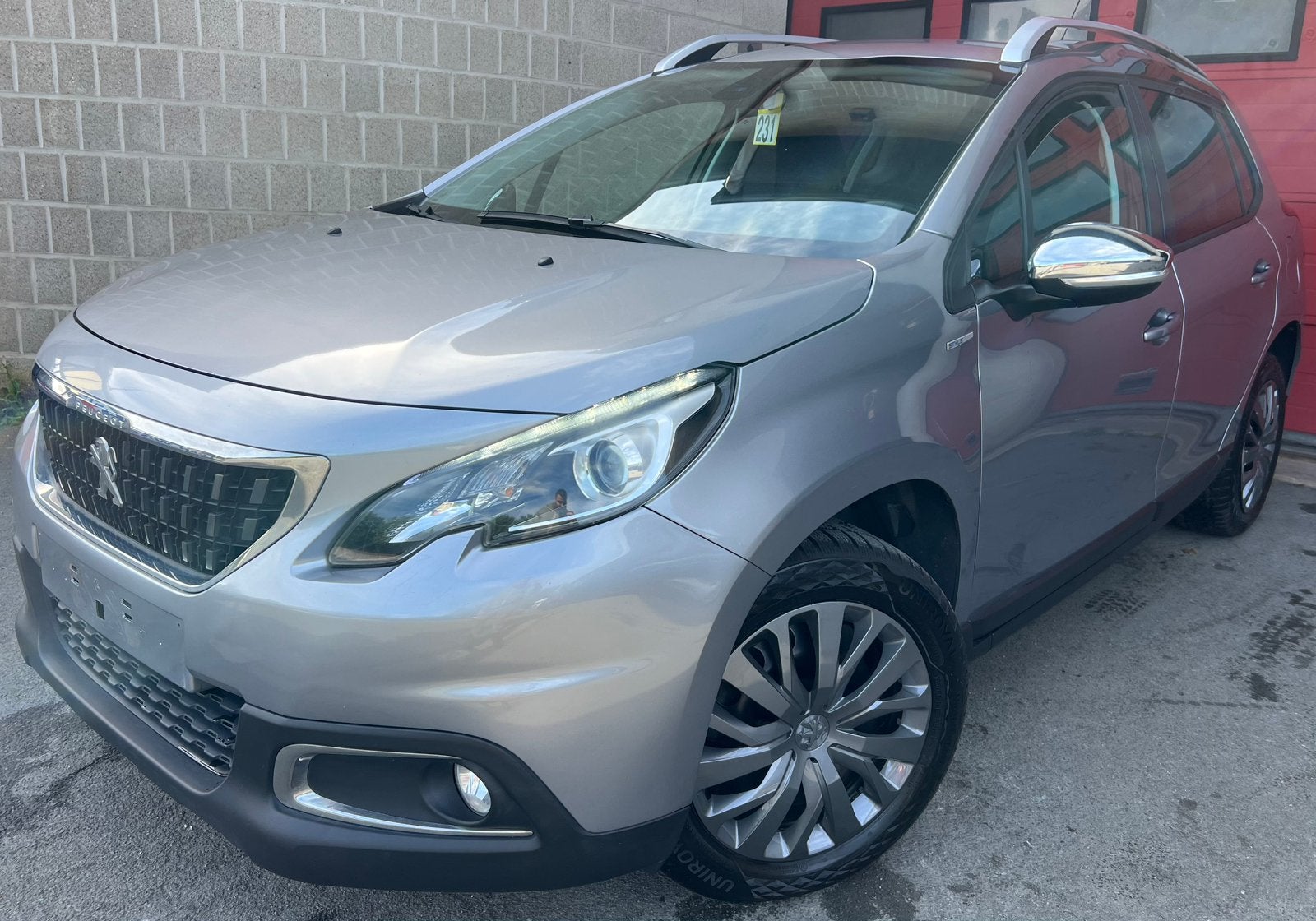 Peugeot 2008 1.2i Style + NAVI + CLIM + BOITE AUTO, Argent ou Gris, Achat, Entreprise, 5 portes