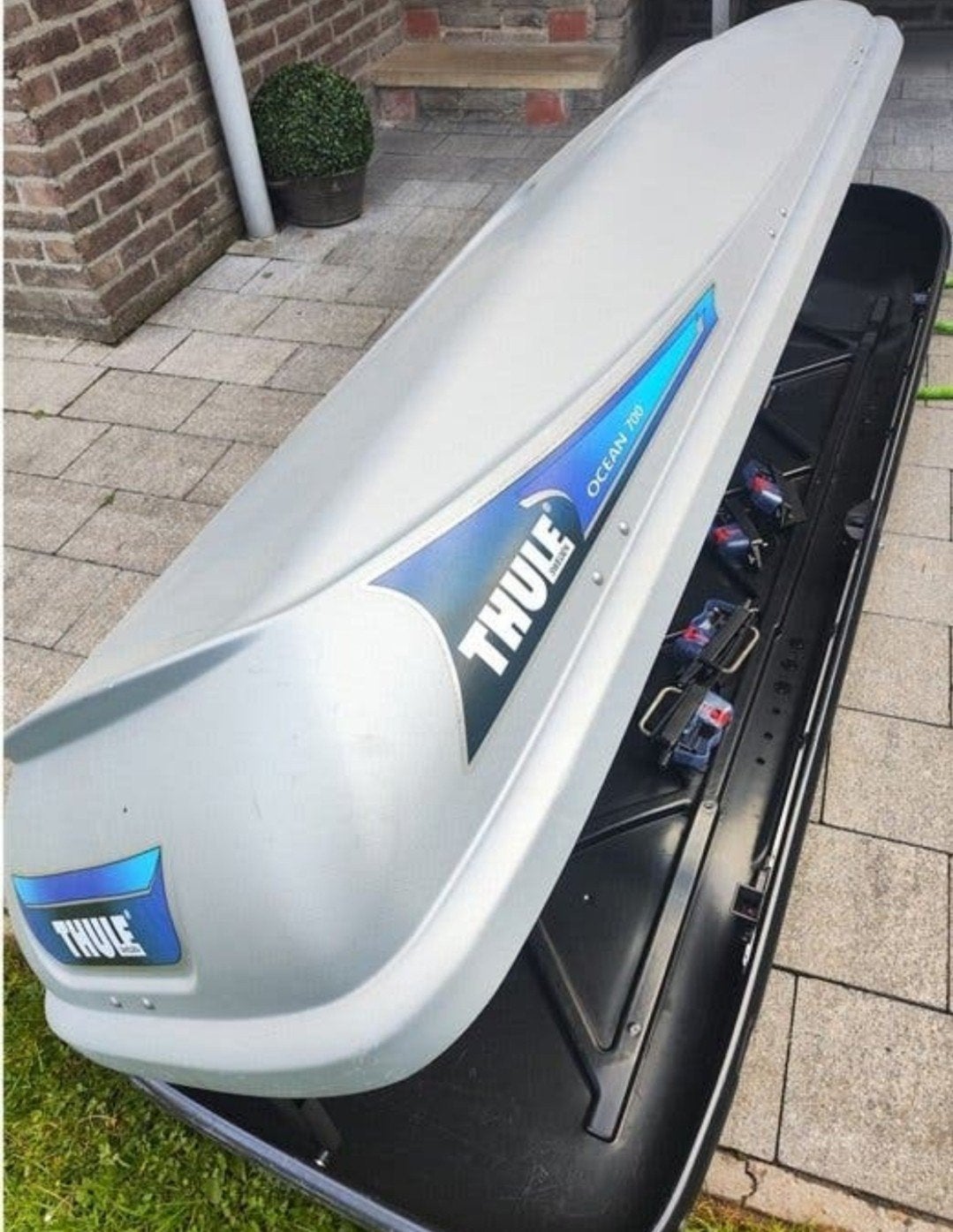 Thule ocean 700 dakkoffer skibox 450 liter, Ophalen