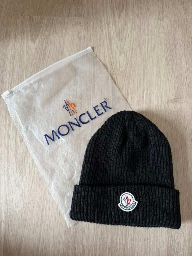 Moncler muts, Ophalen of Verzenden, Zo goed als nieuw, Muts