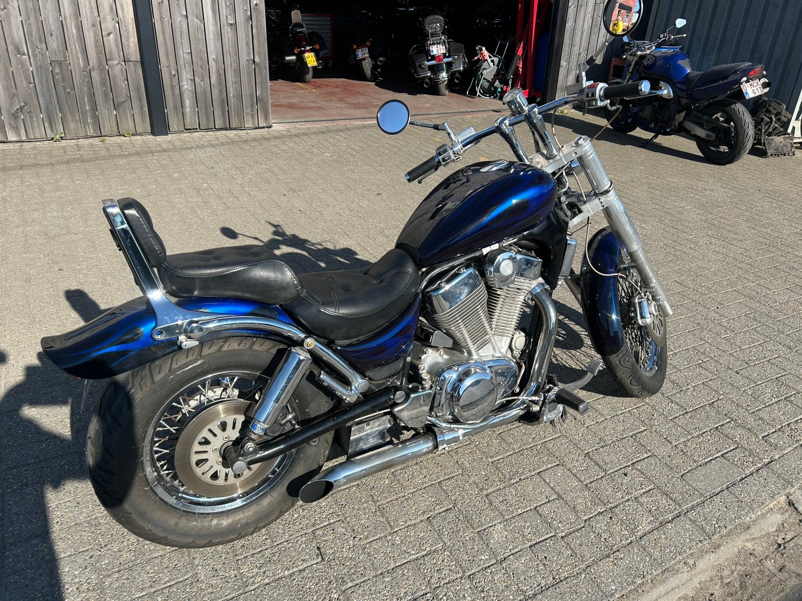 Suzuki intruder vs 1400, 140 cc, Cardan-aandrijving, 2 cilinders, Chopper