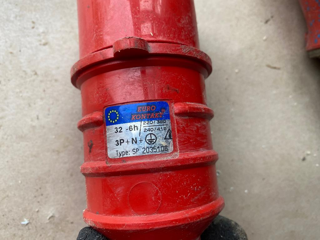 Stekkers 3 fasen 32A, 4 stuks, 2 F en 2 M, Doe-het-zelf en Bouw, Ophalen, Gebruikt