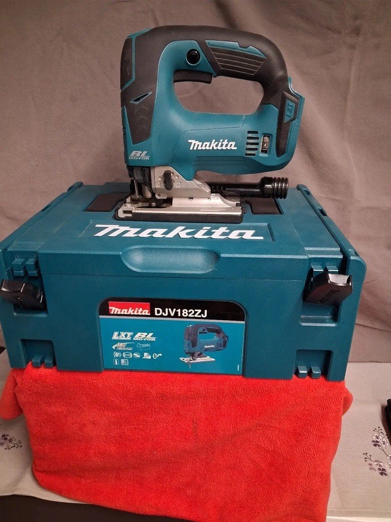 scie sauteuse Makita  sans fil  Neuve super affaire  !!!, Doe-het-zelf en Bouw, Ophalen, Nieuw, Decoupeerzaag, Makita
