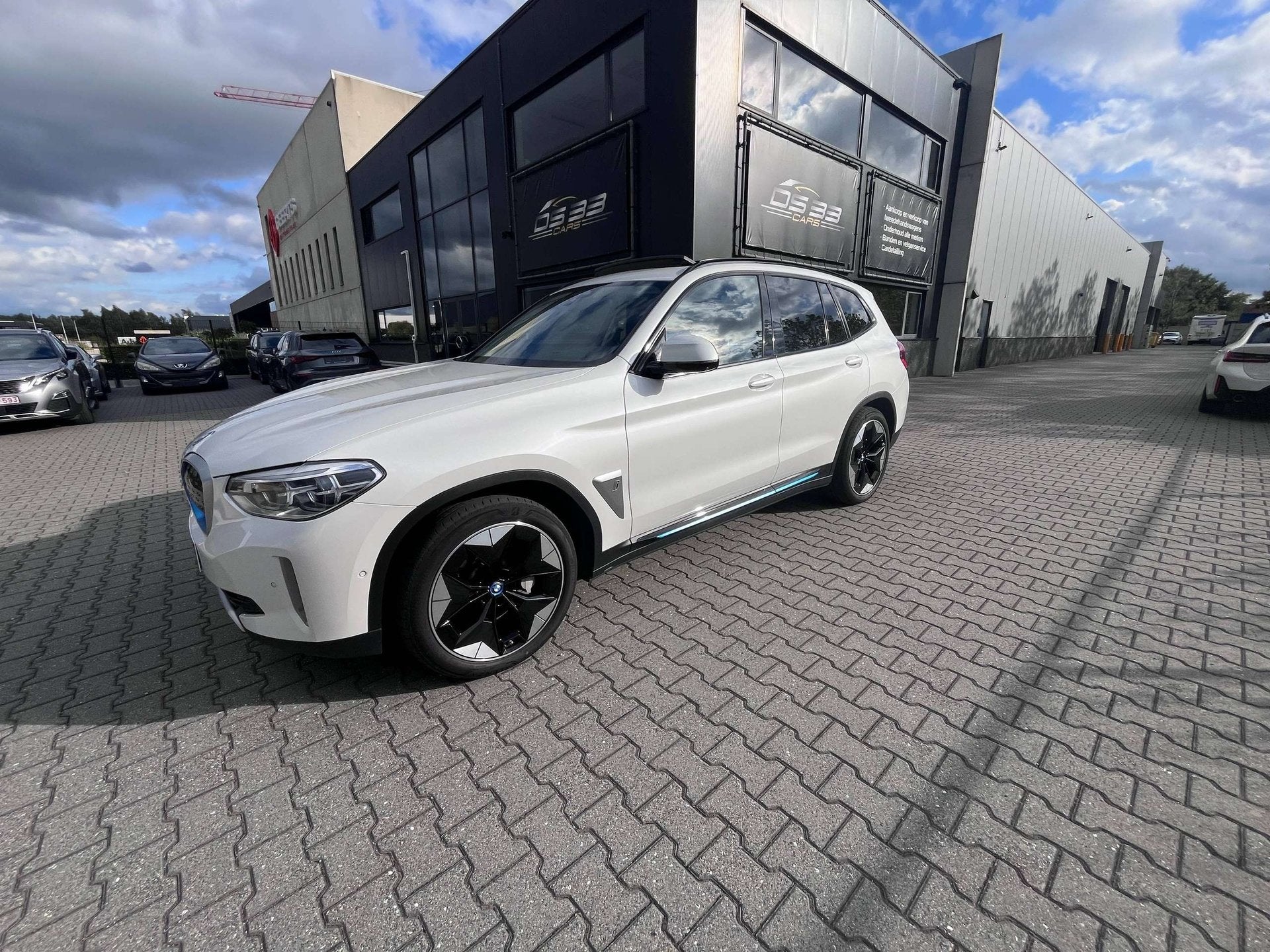 BMW iX3 80 kWh Pano/LED/Harman/20"/DodeHoek/Keyless/MemoryLe, Achat, Euro 6, Entreprise, Alarme